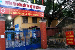 Khẩn: Bắc Giang yêu cầu F1 không tụ tập nói chuyện, xem chung điện thoại