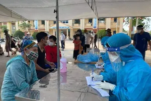 Hà Nội thêm 10 ca dương tính COVID-19, 8 người liên quan chùm TP.HCM