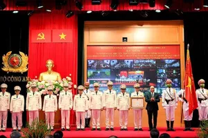 Lực lượng An ninh nhận Huân chương Bảo vệ Tổ quốc hạng Nhất