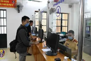 Từ hôm nay, người dân có thể ngồi ở nhà để đăng ký xe