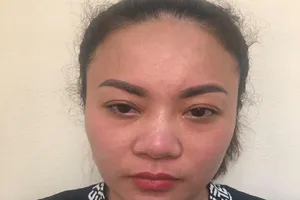 Bắt nữ chủ quán karaoke cho khách hát hò giữa đại dịch COVID-19