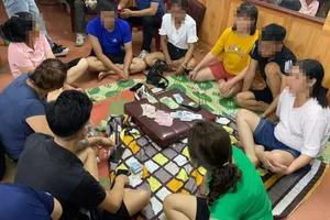 Cao Bằng: Bắt nhiều cán bộ xã tụ tập đánh bạc giữa lúc dịch