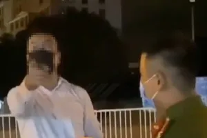 Thông tin mới vụ xưng là ‘tiến sĩ làm ở VTV’, chống đối tại chốt kiểm dịch