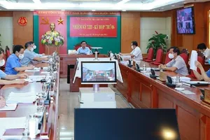 Cách hết chức vụ trong Đảng 2 đại tá quân đội