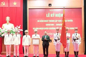 Cục Ngoại tuyến Bộ Công an nhận Huân chương Bảo vệ Tổ quốc hạng Nhì