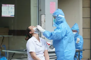 Hà Nội thêm 5 ca mắc cộng đồng, 1 người là nhân viên ngân hàng