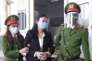 Đại học Đông Đô: ‘Áp chỉ tiêu’ cấp bằng giả như bán hàng đa cấp