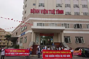 Nhân viên y tế ‘kêu cứu’ vì bị nợ lương, BV ‘xin’ Bộ Y tế hỗ trợ hơn 10 tỉ
