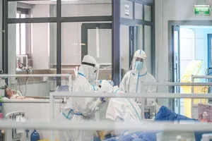 Tối 21-1 thêm 15.935 ca mới, ca tử vong tại TP.HCM giảm mạnh, Hà Nội tăng