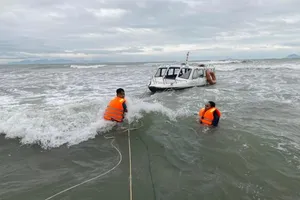 Bộ Công an chỉ đạo điều tra vụ chìm ca nô ở biển Cửa Đại