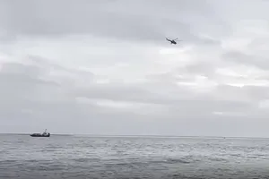 Huy động trực thăng tìm kiếm nạn nhân vụ chìm ca nô ngoài biển Cửa Đại