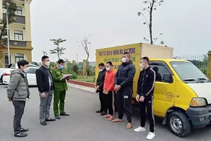 Chủ nợ bị bắt giữ vì chặn đường, nghi cướp xe tải của con nợ