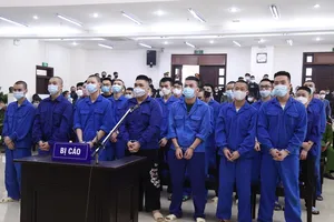 18 bị cáo bị xử tội giết người khi chưa đủ 18 tuổi