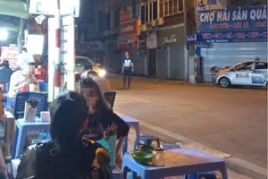 Tạm giữ tài xế taxi nghi lấy điện thoại của 2 nữ du khách Nga