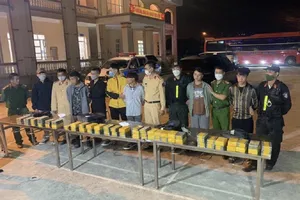 Bắt quả tang 4 thanh niên giấu gần 40 kg heroin trong ba lô