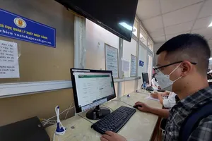 Từ nay đến 1-7, chỉ cấp hộ chiếu cho các trường hợp cấp bách