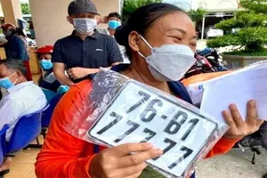 Đấu giá biển số xe: Được chuyển nhượng nhưng phải kèm theo xe