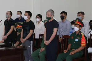 Vụ nhận hối lộ của 'trùm' xăng lậu: ‘Các anh lo cho gia đình, vợ con của em, em sẽ không khai’