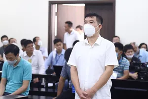 Cựu đại tá Phùng Anh Lê đối chất ‘người có mâu thuẫn’ với mình