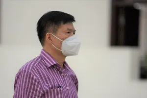 Nộp hơn 50 giấy khen, cựu thứ trưởng Bộ Y tế Trương Quốc Cường được giảm 1 năm tù