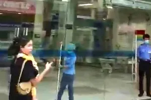 CSGT dùng xe đặc chủng mở đường cho bé trai 3 tuổi đi cấp cứu