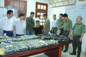 Tội phạm ma túy trang bị súng, lựu đạn… để chống trả công an