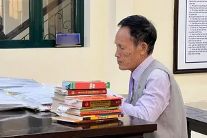 Lại hoãn xử ông Hiệp ‘khùng’ – chủ dãy trọ ‘giá rẻ nhất Hà Nội’