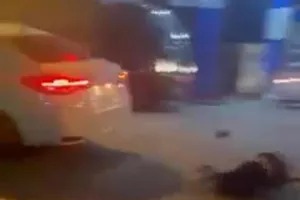 Cô gái tử vong sau cuộc rượt đuổi bằng ô tô