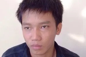 Vụ xả súng ở Cần Thơ: Nghi phạm Tống Hoàng Phúc xin lỗi cha trước khi đầu hàng