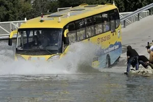 Hàn Quốc khai trương tuyến xe buýt chạy dưới nước đầu tiên 