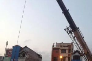 Sắt tuột cáp cẩu rơi ở tuyến đường sắt Nhổn - Ga Hà Nội