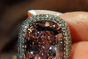 Nhìn gần viên kim cương được 'hét giá' hơn 500 tỷ đồng