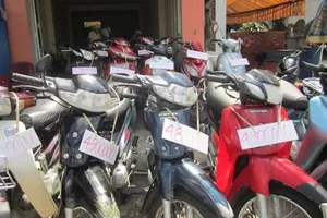 Mua bán xe không chính chủ và trách nhiệm của người thứ ba