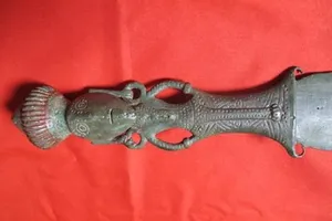 Thanh kiếm tượng người đẹp nhất Việt Nam