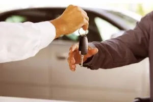 Thuê xe tự lái, bị hư trên đường ai chịu trách nhiệm?