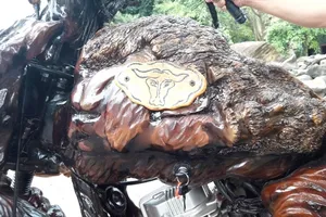 Mô tô bằng gốc cây của nông dân Lâm Đồng khiến dân chơi xe sửng sốt