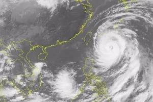 Bão Megi mạnh cấp 14 tiến gần biển Đông