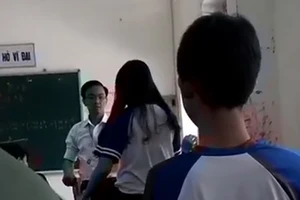 Thầy trò đánh nhau, trách ai đây?