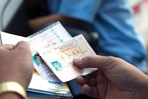 Sinh viên ở tỉnh, mua xe đăng ký ở TP.HCM được không?