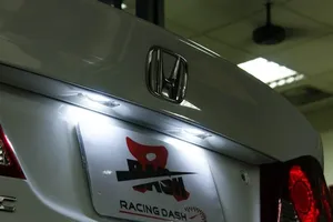 Xe ô tô không có đèn soi biển số có bị phạt?