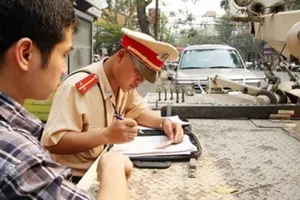 Nộp phạt vi phạm giao thông qua bưu điện như thế nào?