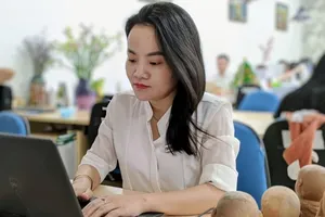 Tác giả ở nơi làm việc của mình. 