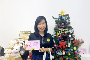 Tác giả trong một chuyến đi thiện nguyện. Ảnh: NVCC