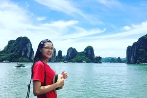 Tác giả trong một chuyến du lịch. Ảnh: NVCC