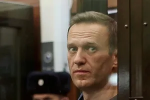 Ông Alexei Navalny trong phiên tòa ở Moscow hồi đầu tháng 2. Ảnh: REUTERS