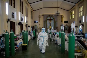 Một bệnh viện điều tri COVID-19 tại vùng thủ đô Manila, Philippines. Ảnh: REUTERS