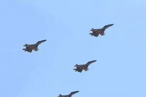 Một nhóm tiêm kích J-16 của Trung Quốc. Ảnh: WEIBO