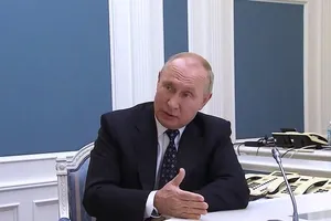 Tổng thống Nga Vladimir Putin trong chương trình trả lời phỏng vấn được phát hôm 14-11. Ảnh: VESTI.RU