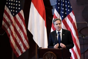Ngoại trưởng Mỹ Antony Blinken phát biểu hôm 14-12, khi thăm Indonesia. Ảnh: THE NEW YORK TIMES