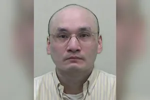 Giành thừa kế, bác sĩ đầu độc bạn đời của mẹ bằng vaccine COVID-19 giả